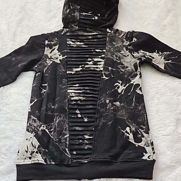 Black and Cream Hooded Sweatshirt - Picture 3 of 3